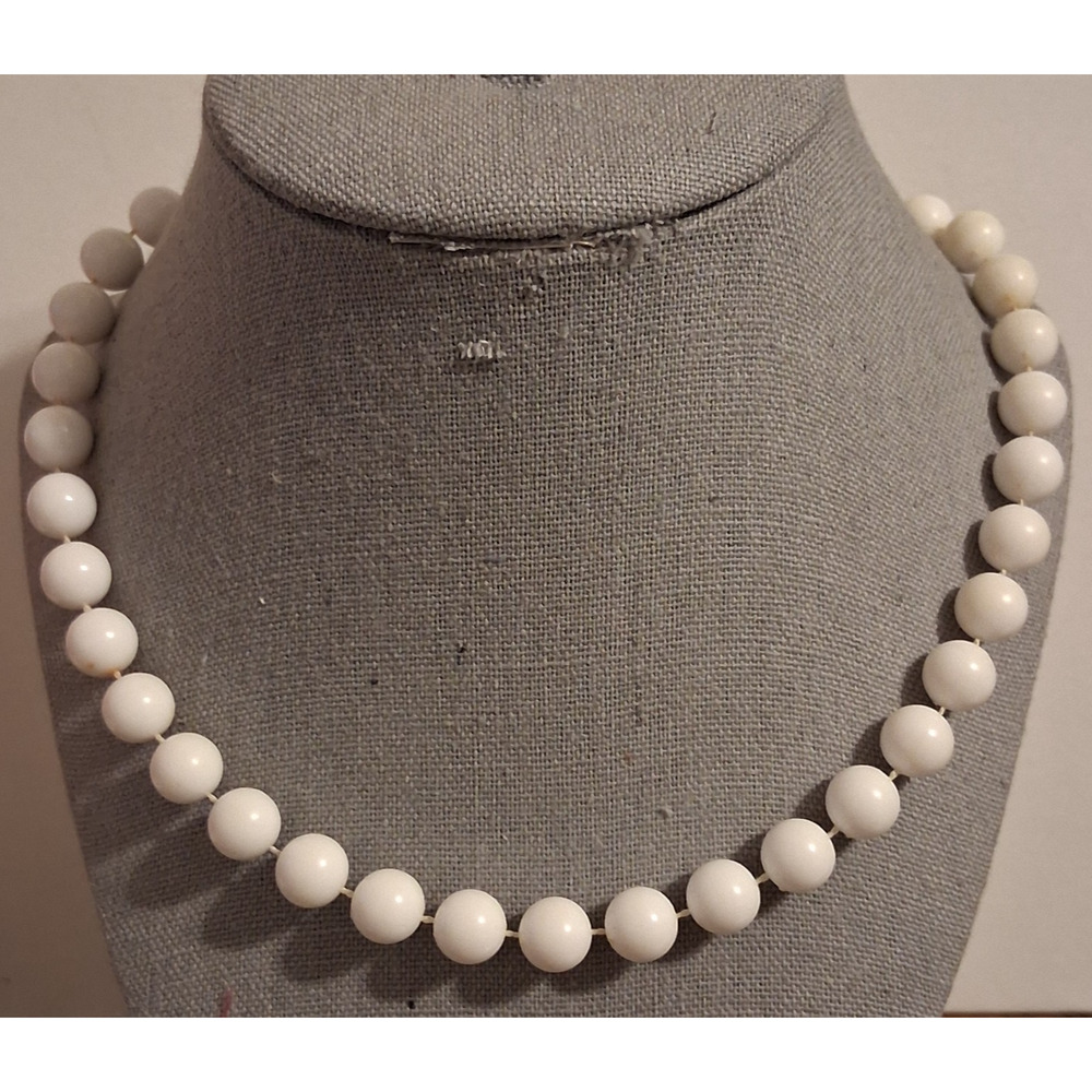 Vintage White Beaded Knotted Necklace 24 inch